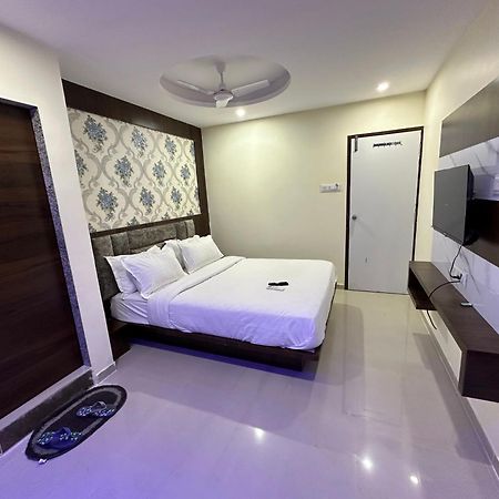 Hotel Golden View Vadodara Kültér fotó