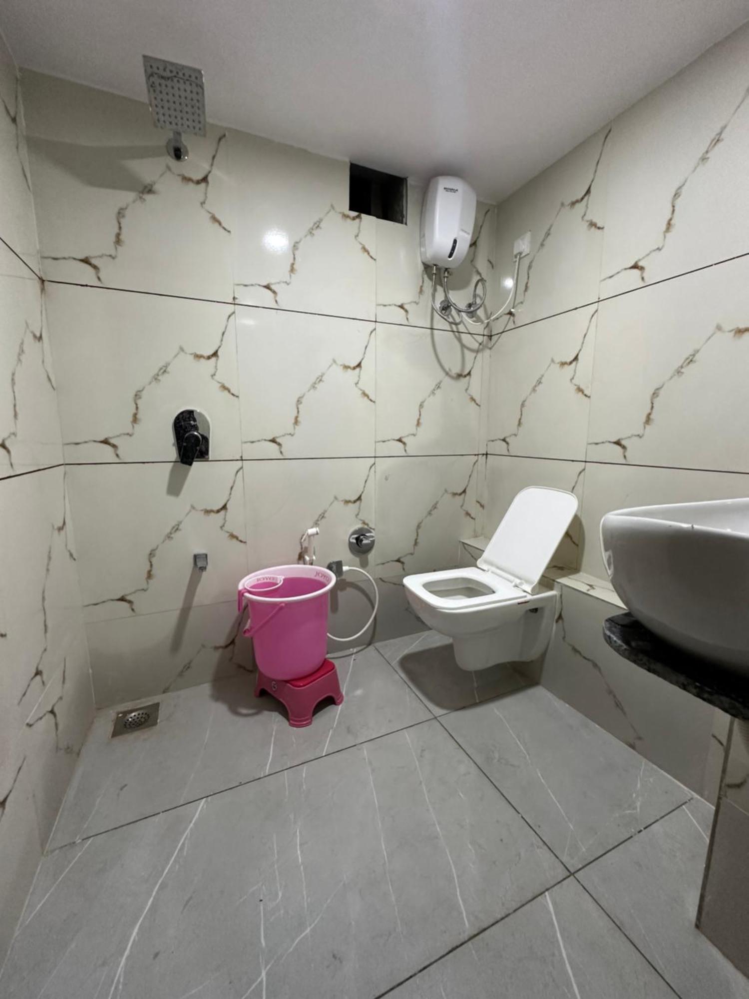 Hotel Golden View Vadodara Kültér fotó